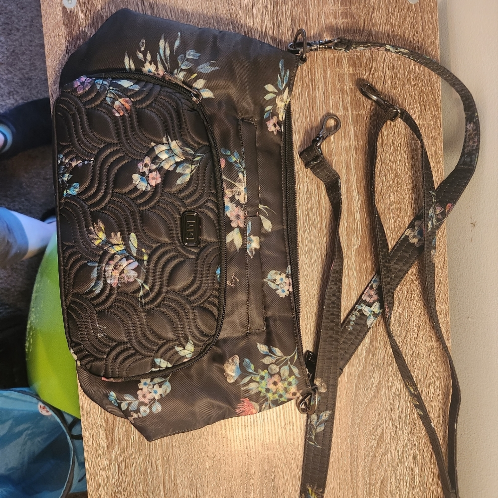 LUG BRAND PURSE: SAMBA XL IN BOUQET BLACK (EUC!!!)